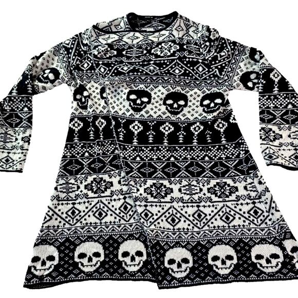 TORRID Skull Fair Isle Cardigan Sweater Goth Whimsigoth Xmas Cozy Comfy Sz 2 - L - Picture 1 of 16